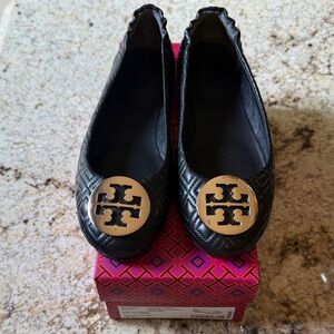 Tory Burch Black Quilted Leather Logo Ballet Flats with Gold Medallion, NEW 8.5